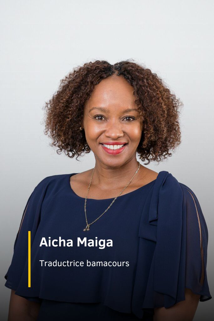 Aicha Maiga, traductrice experte de l'équipe Bamacours, en pleine session de traduction